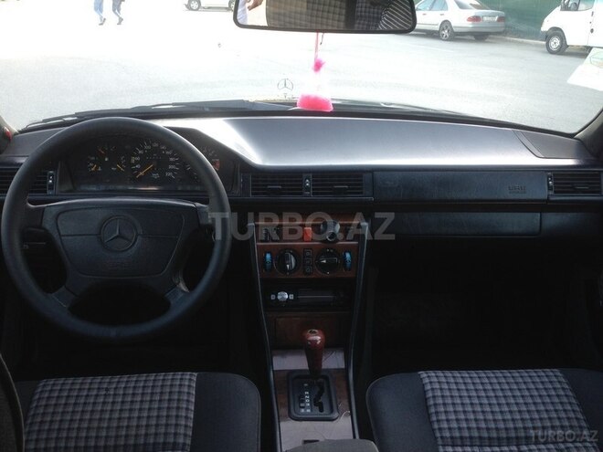 Mercedes E 230 1993, 345,000 km - 2.3 l - Sumqayıt