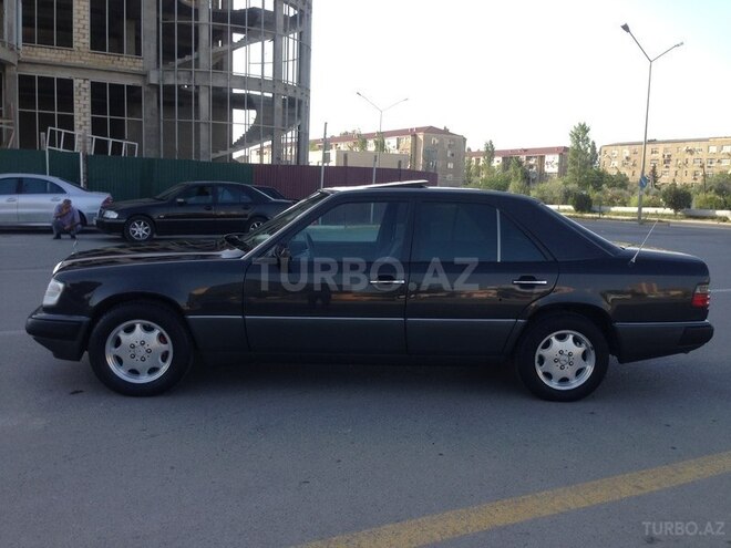 Mercedes E 230 1993, 345,000 km - 2.3 l - Sumqayıt