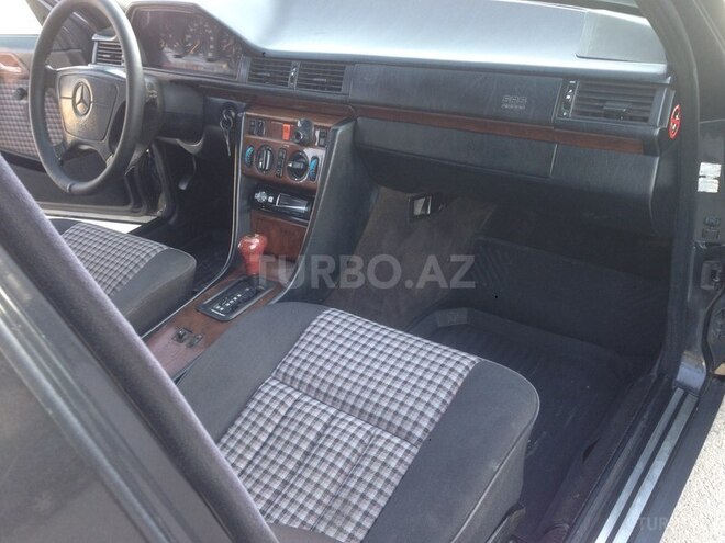 Mercedes E 230 1993, 345,000 km - 2.3 l - Sumqayıt