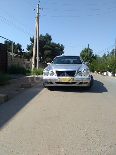 Mercedes E 240 2001, 218,100 km - 2.4 l - Biləsuvar