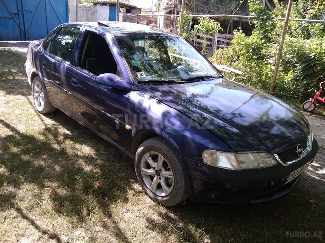Opel Vectra 1995, 300,000 km - 1.8 л - Mingəçevir