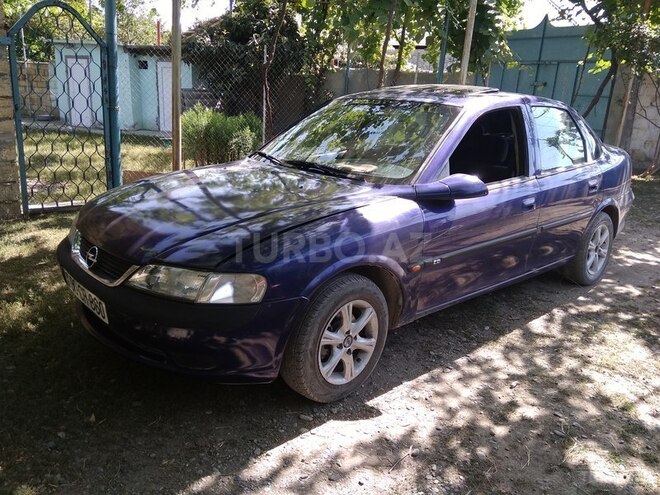 Opel Vectra 1995, 300,000 km - 1.8 л - Mingəçevir
