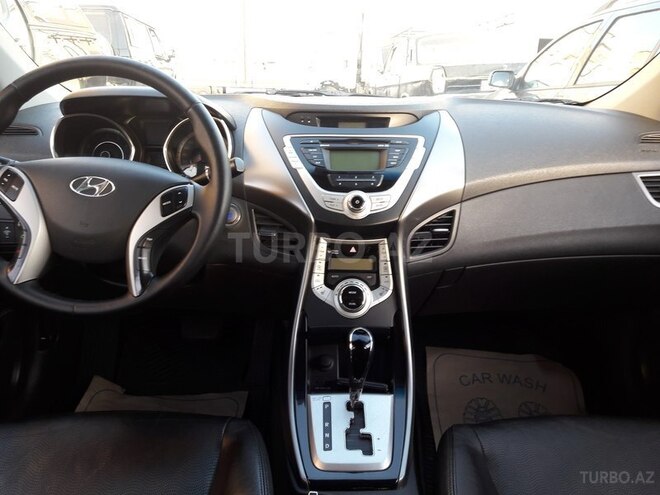 Hyundai Elantra 2010, 130,000 km - 1.6 л - Bakı