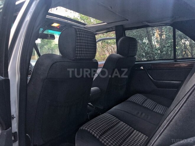 Mercedes E 220 1995, 385,000 km - 2.2 л - Bakı