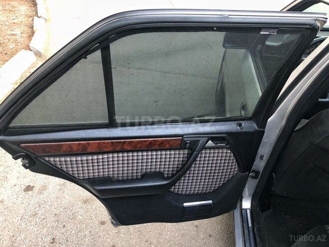 Mercedes E 220 1995, 385,000 km - 2.2 л - Bakı