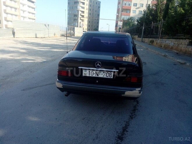 Mercedes E 220 1994, 422,153 km - 2.2 l - Bakı