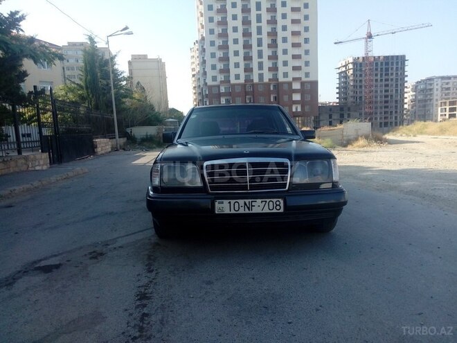 Mercedes E 220 1994, 422,153 km - 2.2 l - Bakı