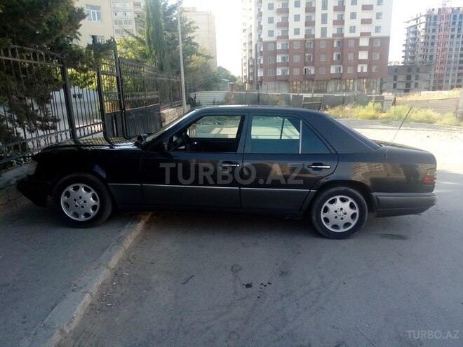 Mercedes E 220 1994, 422,153 km - 2.2 l - Bakı