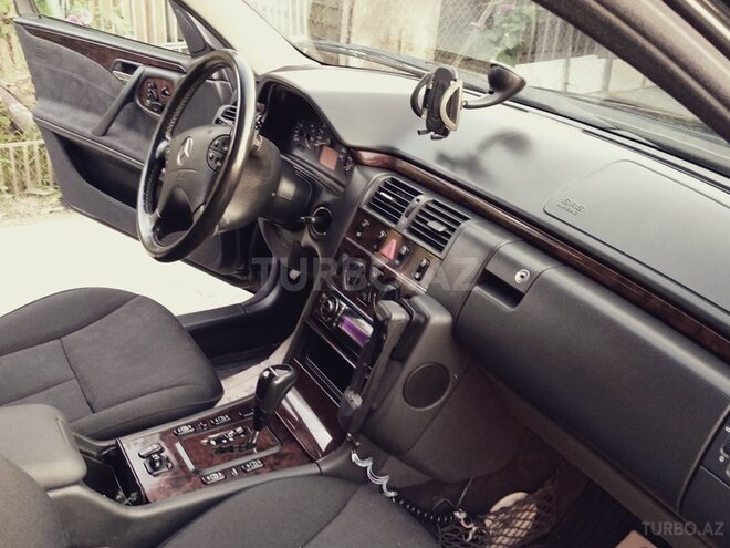 Mercedes E 240 2000, 225,000 km - 2.6 l - Sumqayıt