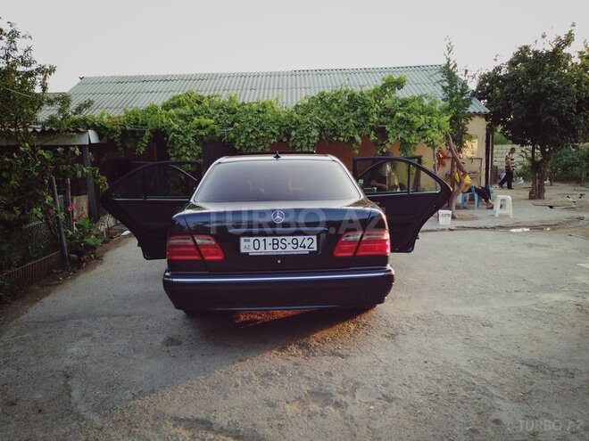 Mercedes E 240 2000, 225,000 km - 2.6 l - Sumqayıt