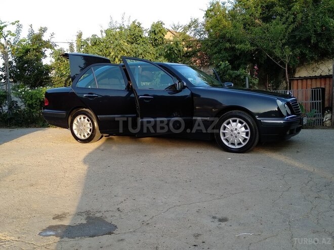 Mercedes E 240 2000, 225,000 km - 2.6 l - Sumqayıt