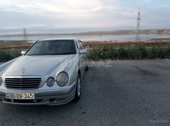 Mercedes E 220 2001, 29,400 km - 2.2 l - Bakı