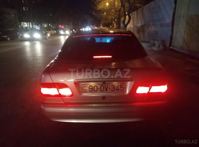 Mercedes E 220 2001, 29,400 km - 2.2 l - Bakı