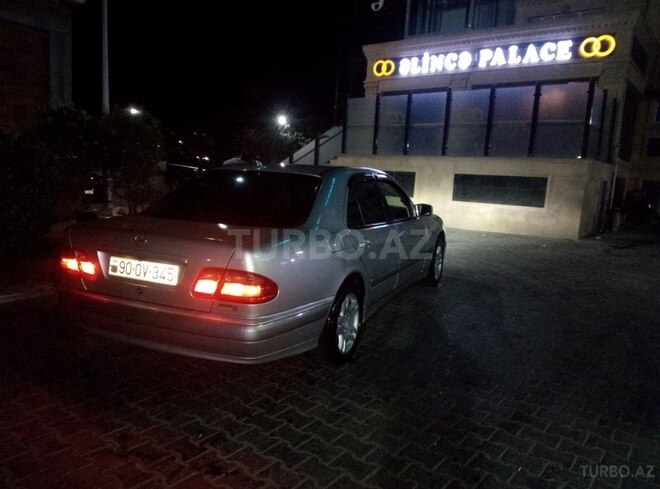 Mercedes E 220 2001, 29,400 km - 2.2 l - Bakı