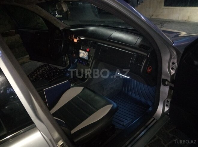 Mercedes E 220 2001, 29,400 km - 2.2 l - Bakı