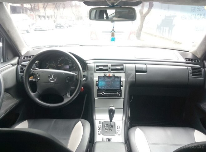 Mercedes E 220 2001, 29,400 km - 2.2 l - Bakı