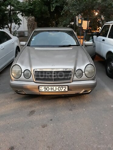 Mercedes E 230 1996, 399,000 km - 2.3 l - Bakı
