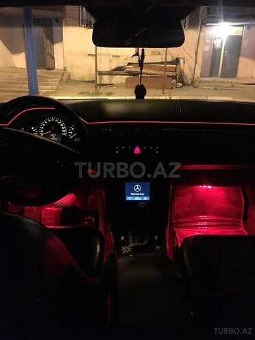 Mercedes E 240 2000, 280,000 km - 0.3 l - Bakı
