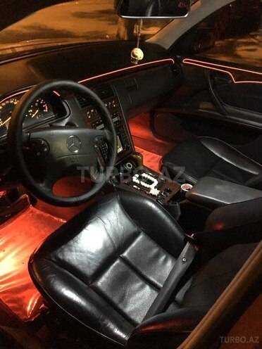 Mercedes E 240 2000, 280,000 km - 0.3 l - Bakı