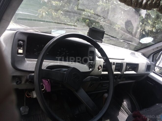 GAZ 330200 2002, 180,000 km - 2.4 l - Quba