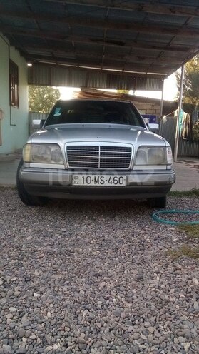 Mercedes E 250 1995, 828,737 km - 0.3 l - Saatlı