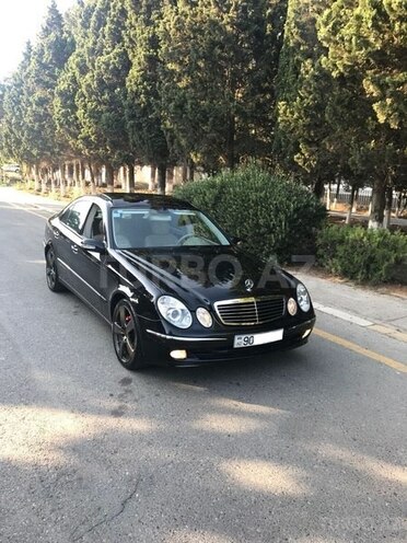 Mercedes E 320 2003, 235,000 km - 3.2 l - Sumqayıt