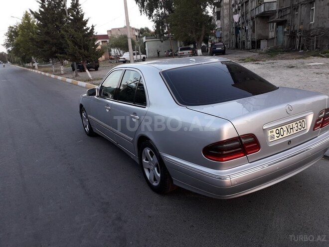 Mercedes E 220 2001, 255,433 km - 2.2 l - Sumqayıt