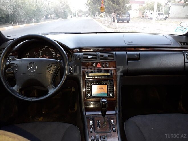 Mercedes E 220 2001, 245,523 km - 2.2 l - Sumqayıt