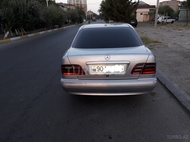 Mercedes E 220 2001, 245,523 km - 2.2 l - Sumqayıt