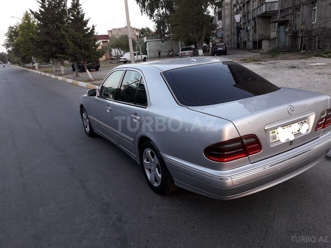 Mercedes E 220 2001, 245,523 km - 2.2 l - Sumqayıt