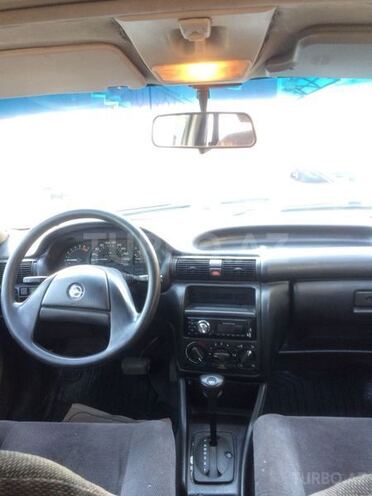Opel Astra 1993, 301,000 km - 1.6 l - Bakı