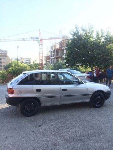 Opel Astra 1993, 301,000 km - 1.6 l - Bakı