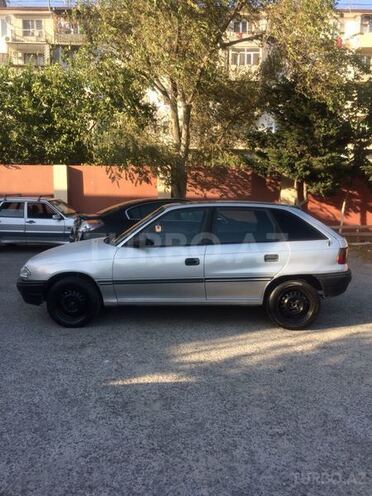 Opel Astra 1993, 301,000 km - 1.6 l - Bakı