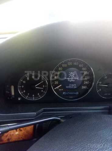 Mercedes E 220 2003, 267,500 km - 2.2 л - Bakı
