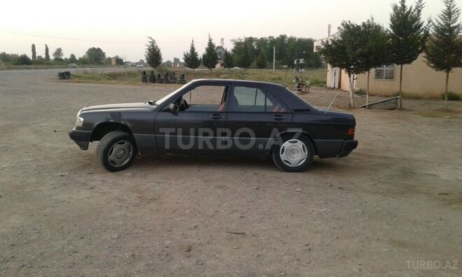 Mercedes 190 1988, 25,000 km - 0.2 l - Salyan