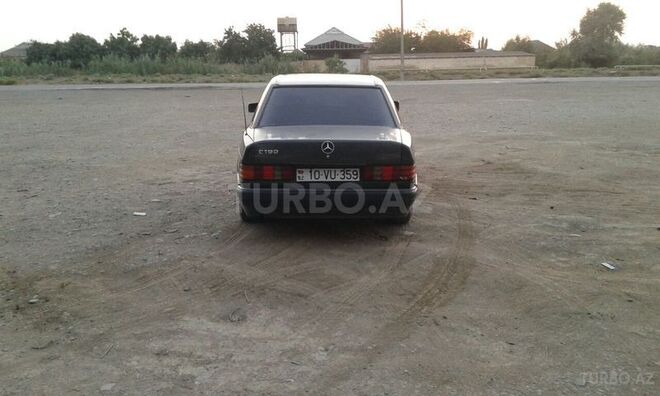 Mercedes 190 1988, 25,000 km - 0.2 l - Salyan