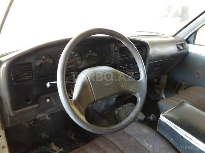 Toyota Hilux 2004, 12,345 km - 0.3 л - Bakı