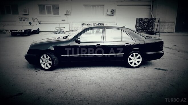 Mercedes E 220 2000, 318,422 km - 0.2 л - Bakı