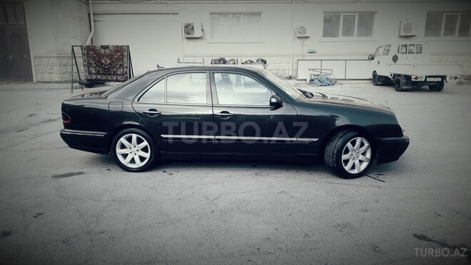 Mercedes E 220 2000, 318,422 km - 0.2 л - Bakı