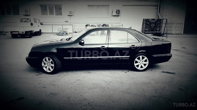 Mercedes E 220 2000, 318,422 km - 0.2 л - Bakı