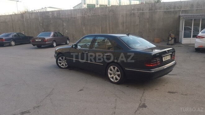 Mercedes E 220 2000, 318,422 km - 0.2 л - Bakı