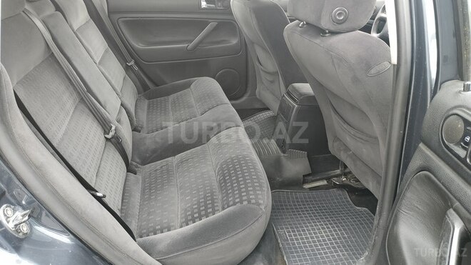 Volkswagen Passat 2003, 235,680 km - 1.8 l - Gəncə