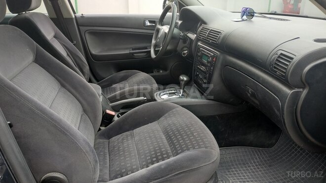 Volkswagen Passat 2003, 235,680 km - 1.8 l - Gəncə