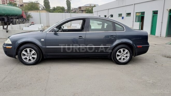 Volkswagen Passat 2003, 235,680 km - 1.8 l - Gəncə