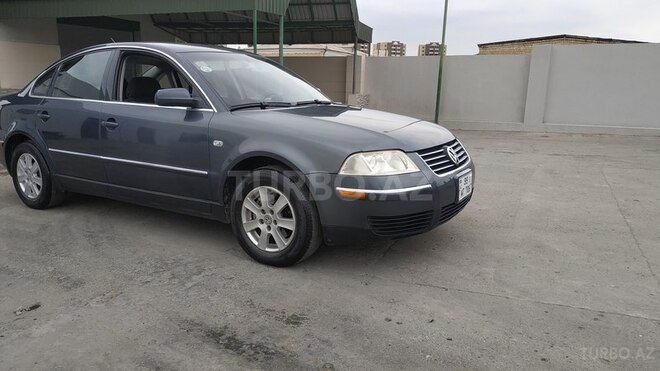 Volkswagen Passat 2003, 235,680 km - 1.8 l - Gəncə