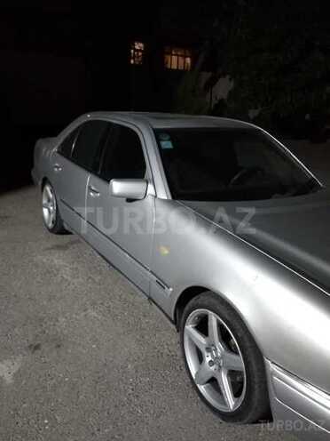 Mercedes E 220 1999, 200,600 km - 2.2 l - Bakı