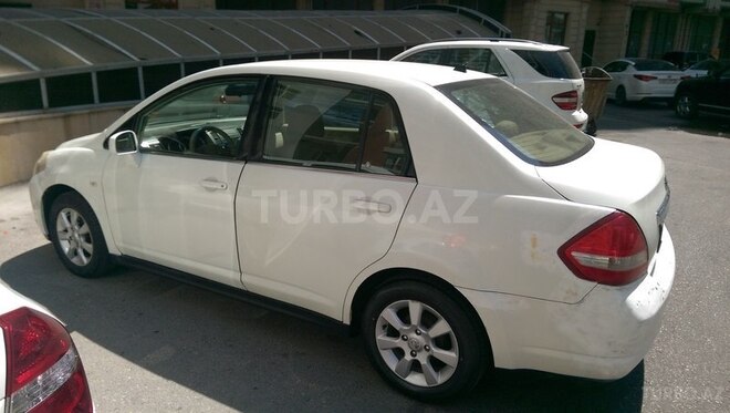 Nissan Tiida 2008, 240,000 km - 1.6 л - Bakı