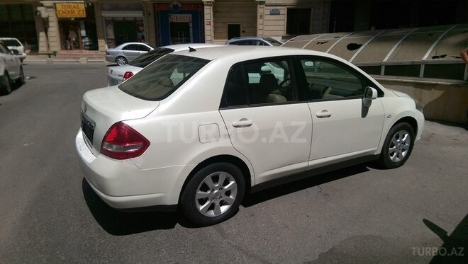Nissan Tiida 2008, 240,000 km - 1.6 л - Bakı