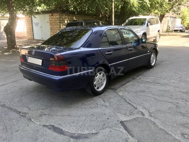 Mercedes C 200 2000, 202,000 km - 2.0 l - Bakı