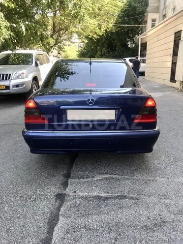 Mercedes C 200 2000, 202,000 km - 2.0 l - Bakı